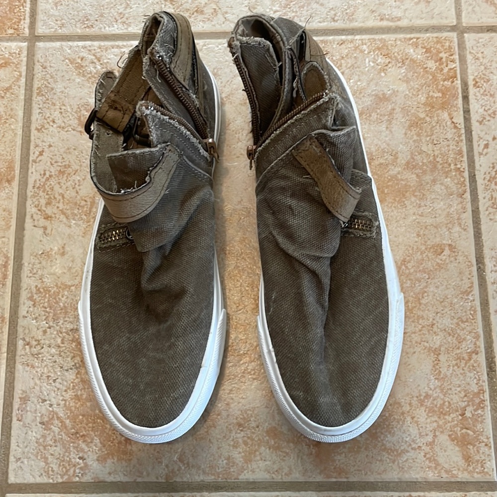 Blowfish Hightop Zip-Up Sneakers - Army Green - Size 6